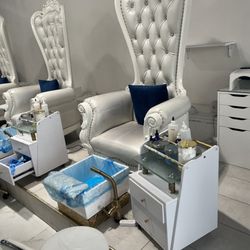 Sapphire Beauty Lounge - Princess chair