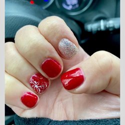 Snowflake gel manicure