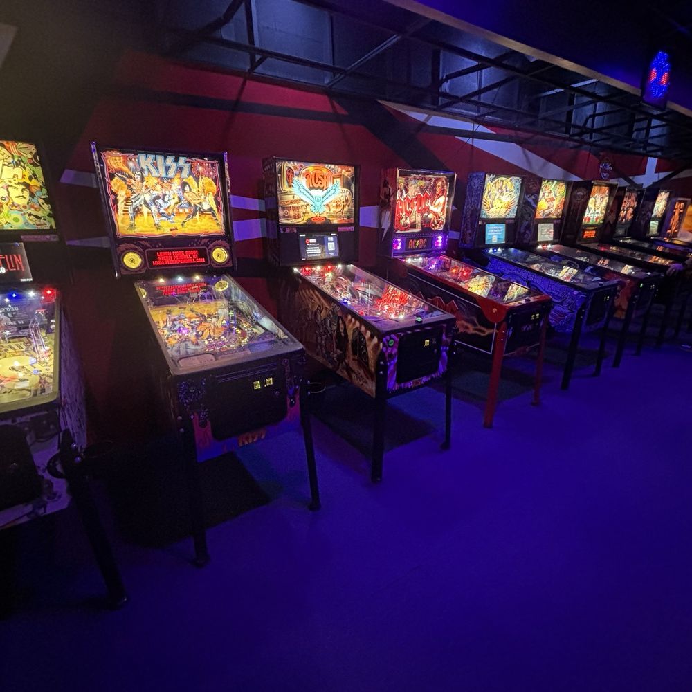Free Play Pinball Arcade - Rock band Pinballs - Arcades Near Me - Fraser, Michigan