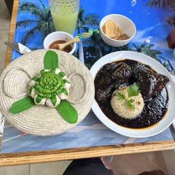 El Padrino Restaurant - Mole Negro y Agua de pepino y limón - Mexican Near Me - Seaside, California El Padrino Restaurant - Mole Negro y Agua de pepino y limón - Mexican Near Me - Seaside, California