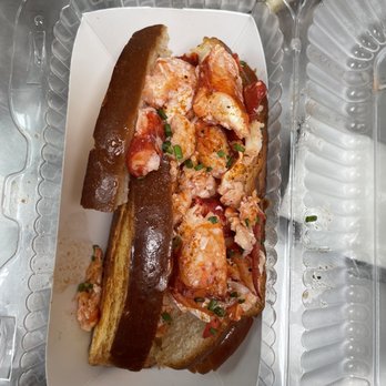 Pike Place Chowder - Connecticut-Style Lobster Roll - Served Warm - Seafood Near Me - Seattle, Washington Pike Place Chowder - Connecticut-Style Lobster Roll - Served Warm - Seafood Near Me - Seattle, Washington