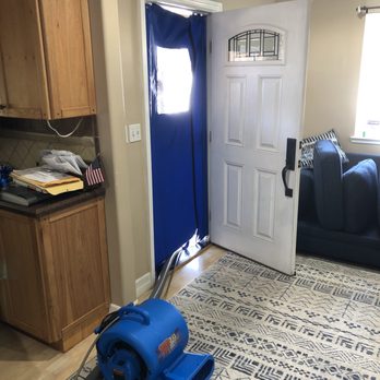Barefoot Clean - Provides fan to expedite drying - Carpet Cleaning Near Me Barefoot Clean - Provides fan to expedite drying - Carpet Cleaning Near Me