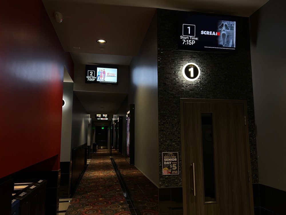 CINELUX PLAZA THEATRE Updated November 2024 118 Photos & 298