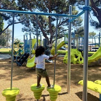 Willow Park - Parks Near Me - Anaheim, California
