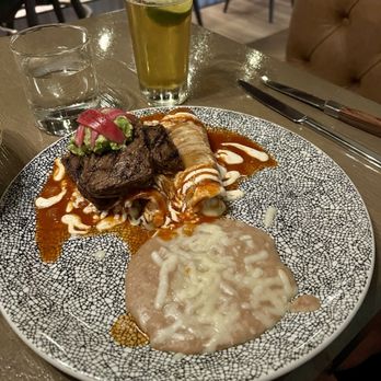 Caló Kitchen + Tequila - La Tampiquena - SO good - Cocktail Bars Near Me - Costa Mesa, California