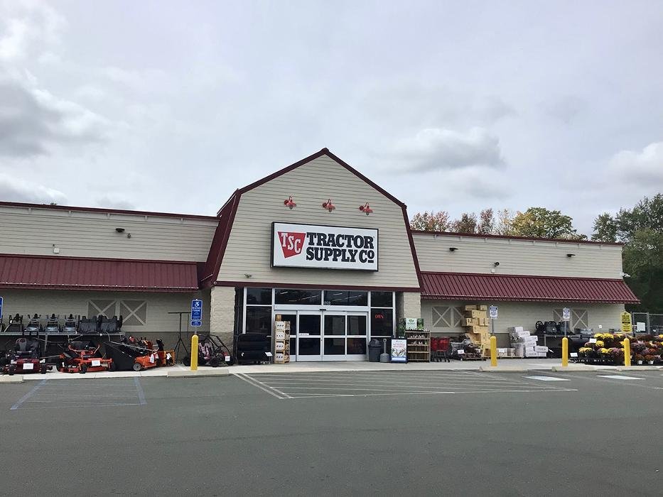 TRACTOR SUPPLY CO 116 S Main St, Newtown, CT Yelp