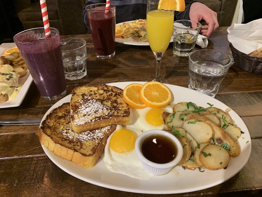 Eggspectation - Bay Street