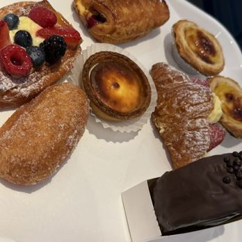 Paris Baguette - Bakeries Near Me - Fremont, California