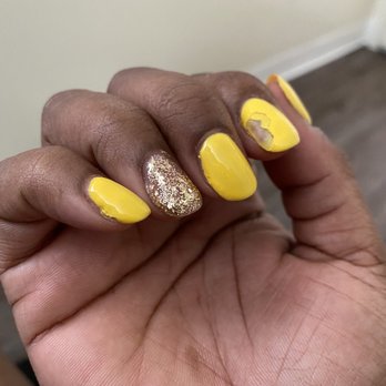Pros Nails - Paint chipping after 2 hours of having them done - Nail Salons Near Me - Bellflower, California