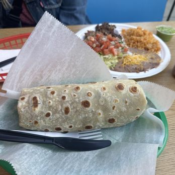 Roxys Tacos - California burrito and carnitas plate - Mexican Near Me - San Diego, California Roxys Tacos - California burrito and carnitas plate - Mexican Near Me - San Diego, California