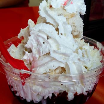 Bruster's Real Ice Cream - Hot Fudge Brownie Sundae w/Banana Cream Pie Ice Cream - Ice Cream & Frozen Yogurt Near Me - Cypress, California