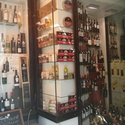 Vino y Algo más