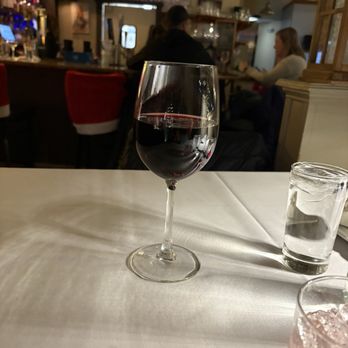 Anna's Harborside Grille - House Pinot Noir.. a decent pour - American Near Me - Plymouth, Massachusetts Anna's Harborside Grille - House Pinot Noir.. a decent pour - American Near Me - Plymouth, Massachusetts