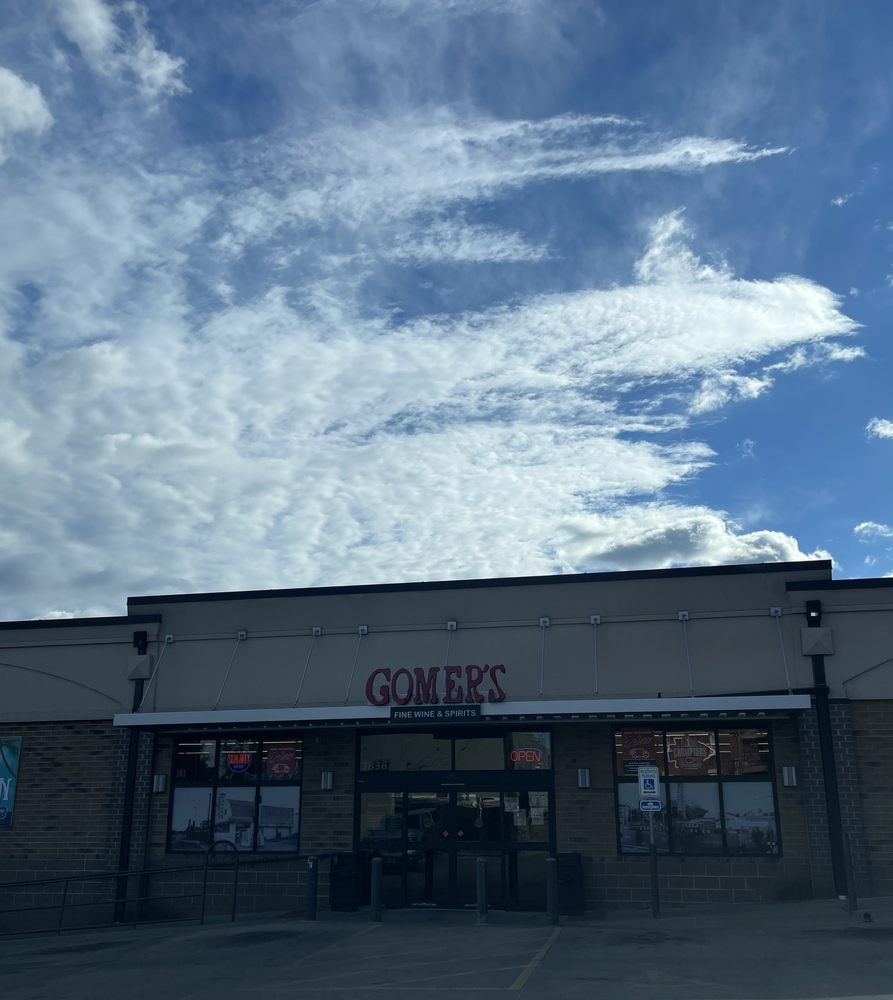 GOMER’S MIDTOWN Updated August 2024 19 Photos & 74 Reviews 3838 Broadway St, Kansas City