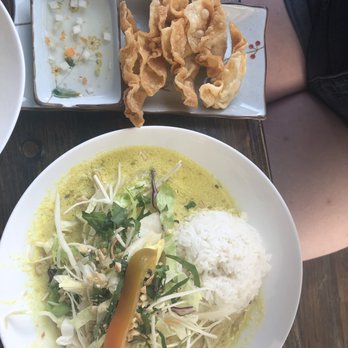 From Hanoi With Love - Wontons and green curry - Vietnamese Near Me - Berlin, BE From Hanoi With Love - Wontons and green curry - Vietnamese Near Me - Berlin, BE