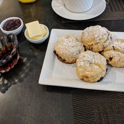 Inn At Twaalfskill - Freshly made scones