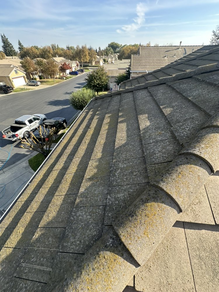 Slide of Aranda Roofing