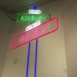 Nice Kicks - Absolutely love this neon light