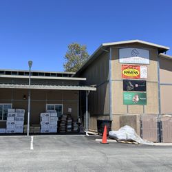 Deer Springs Feed & Supply - A warm, sunny day at our store!