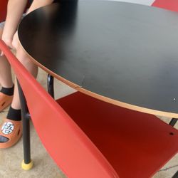 CareSpot Urgent Care of Lake Mary - Cracked children's table not safe