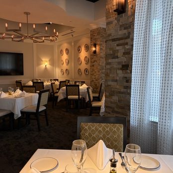 Limoncello Ristorante - Back dining room - Italian Near Me - Palm Beach Gardens, Florida Limoncello Ristorante - Back dining room - Italian Near Me - Palm Beach Gardens, Florida