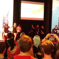 Köln Messe - Dancing groups are always a hit.
