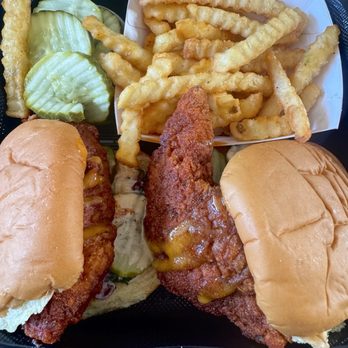 Dave's Hot Chicken - Chicken Shop Near Me - Culver City, California
