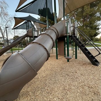 Rolling Hills Park - Parks Near Me - Fullerton, California