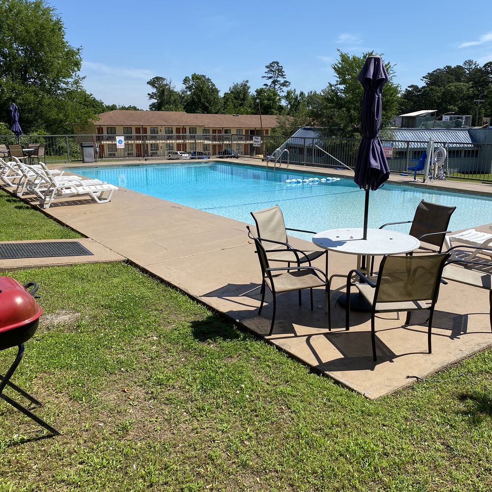 Motel 6 - Pool.. - Hotels Near Me - Kilgore, Texas Motel 6 - Pool.. - Hotels Near Me - Kilgore, Texas