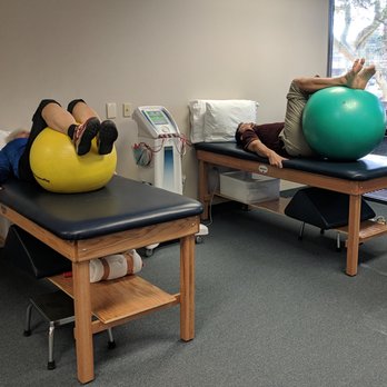 Empower Physical Therapy - Clinic Director Shane gets in a holiday workout with a patient - Physical Therapy Near Me - Phoenix, Arizona Empower Physical Therapy - Clinic Director Shane gets in a holiday workout with a patient - Physical Therapy Near Me - Phoenix, Arizona