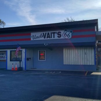 Uncle Vaits - Outside - Pizza Near Me - Lexington, Illinois