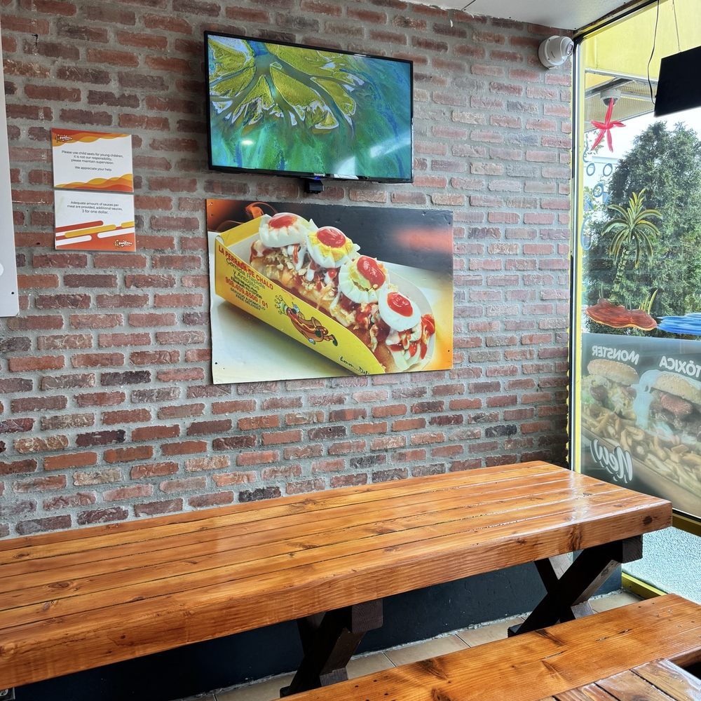La Perrada De Chalo - Burgers Near Me - Jackson Heights, New York La Perrada De Chalo - Burgers Near Me - Jackson Heights, New York