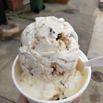Bmore Licks - Holy Cannoli ...soooooo delicious, chunks of cannoli. Samoa on bottom (vanilla and crushed samoa cookies) - Ice Cream & Frozen Yogurt Near Me - Baltimore, Maryland