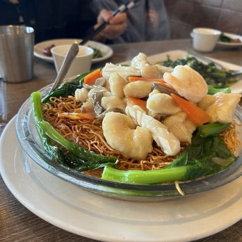 Eastern Dynasty - Chow Mein w/ seafood (crispy noodle) - Cantonese Near Me - San Diego, California Eastern Dynasty - Chow Mein w/ seafood (crispy noodle) - Cantonese Near Me - San Diego, California