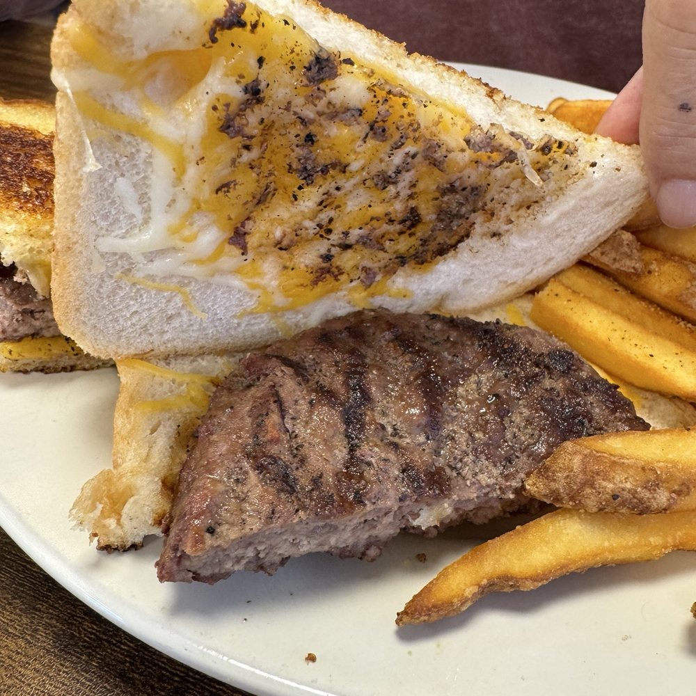 Patty melt. WHERES THE CHEESE? Patty melt. WHERES THE CHEESE?