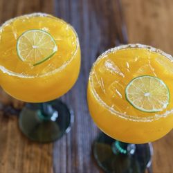 Mixto Latin Cuisine - Deeeee-lish mango margaritas