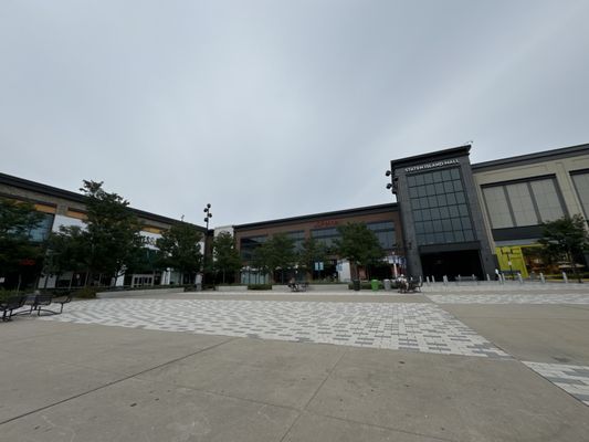 Staten Island Mall by null