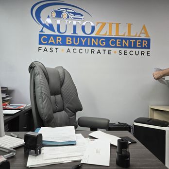Autozilla Car Buying Center - Mo's desk where the best deals happen - Used Car Dealers Near Me - Honolulu, Hawaii Autozilla Car Buying Center - Mo's desk where the best deals happen - Used Car Dealers Near Me - Honolulu, Hawaii