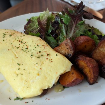 Tilikum Place Cafe - Omelet special: wild mushroom, goat cheese, peas ($13) - 4 stars. Lovely soft texture, goat cheese was nice & sharp. Fri lunch 2018-05-25 - New American Near Me - Seattle, Washington