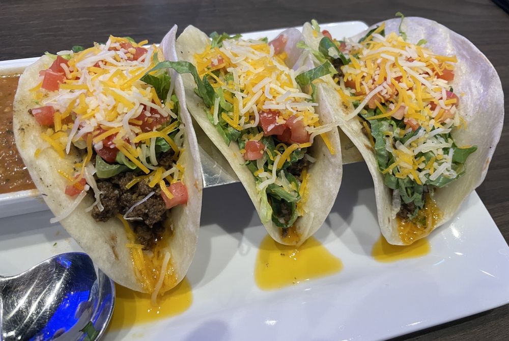 TROPHY 18 Reviews 2551 W Queen Creek Rd, Chandler, Arizona Sports