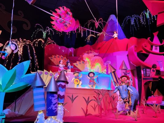 "it's a small world" Holiday by null