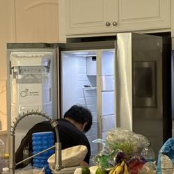 GJ Appliances 4 Less - Max even taking out all the styrofoam.