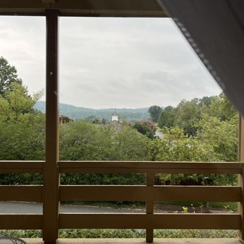 Boar's Head Hotel - Room porch view - Hotels Near Me - Charlottesville, Virginia