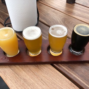 Bear's Smokehouse - Beer flight - Barbeque Near Me - New Haven, Connecticut Bear's Smokehouse - Beer flight - Barbeque Near Me - New Haven, Connecticut