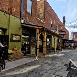 The StoneHouse - Storefront for The Stonehouse Wood Fired Pizza and Pasteria