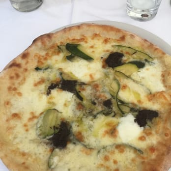 Deja Vù - The TRUFFLE PiZZA, called the Dejavu Pizza. - Wine Bars Near Me - Taormina, Maine