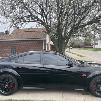 DJ Window Tinting & Graphics - Auto Glass Services Near Me - Eastpointe, Michigan