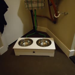 Petit Restaurant Schollebos - Waterbak voor de hond.