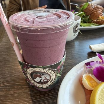 Island Vintage Coffee - Açaí Smoothie - Coffee & Tea Near Me - Kapolei, Hawaii