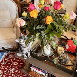 I cannot believe the gorgeous colors Kelly selected for this surprise bouquet!